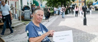 Känner sig sviken av sjukvården – gör som Greta Thunberg