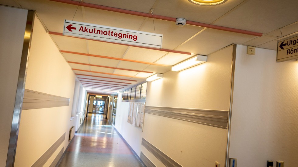 IVO riktar kritik mot Visby lasarett och menar att bristande kompetens hos kirurg samt bristande vård bidrog till en patients död.