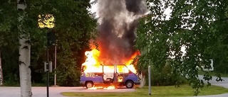 Minibuss övertänd i Grytnäs