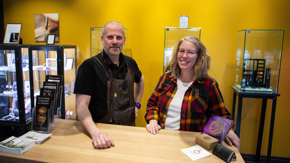 Håkan Lundgren och Elin Vikberg Asplund träffades när de båda pluggade på Guldsmedsskolan i Mjölby i början av 90-talet.