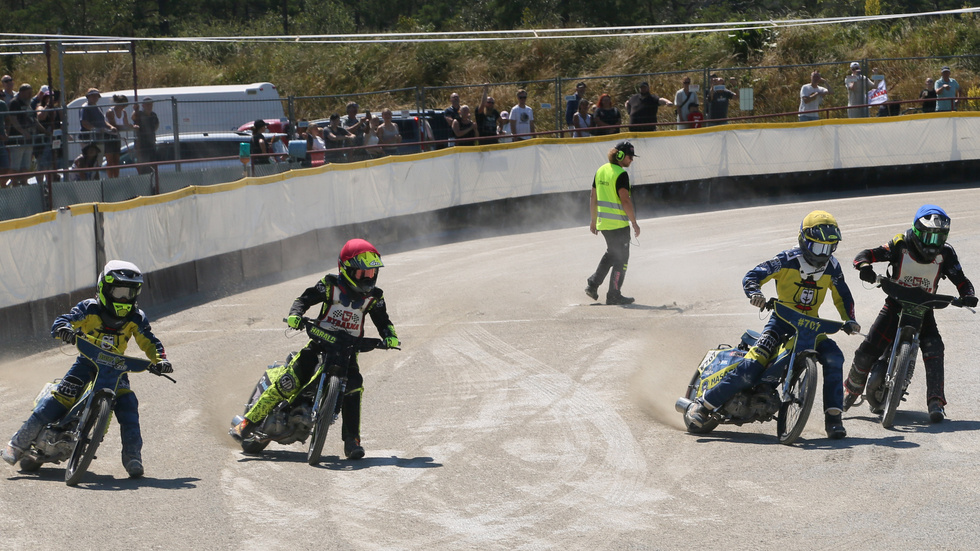 I helgen var det äntligen dags för tävlingsspeedway på Gotland. Förra gången var för 15 år sedan.