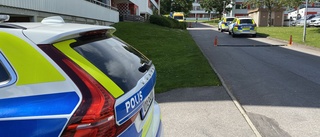 Två misstänks för brott efter polisinsats