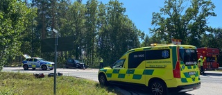 Äldre man fortsatt inlagd på sjukhus efter trafikolycka