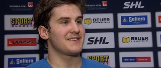 16-årige Adam spelade sin första match i SHL