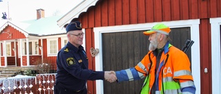 80-åriga Johnny hyllas efter 1 000 uppdrag som eftersöksjägare: "Sätter djurens mående först och ställer alltid upp"