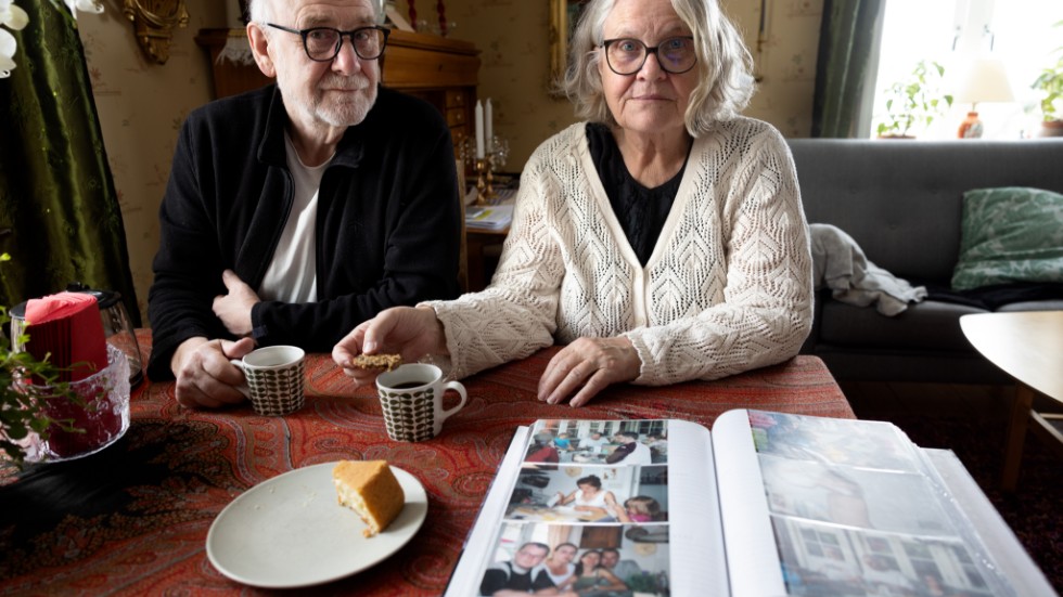 "Det är helt fruktansvärt det som nu sker", säger Lasse Gustafsson, här tillsammans med Margareta Gustafsson.