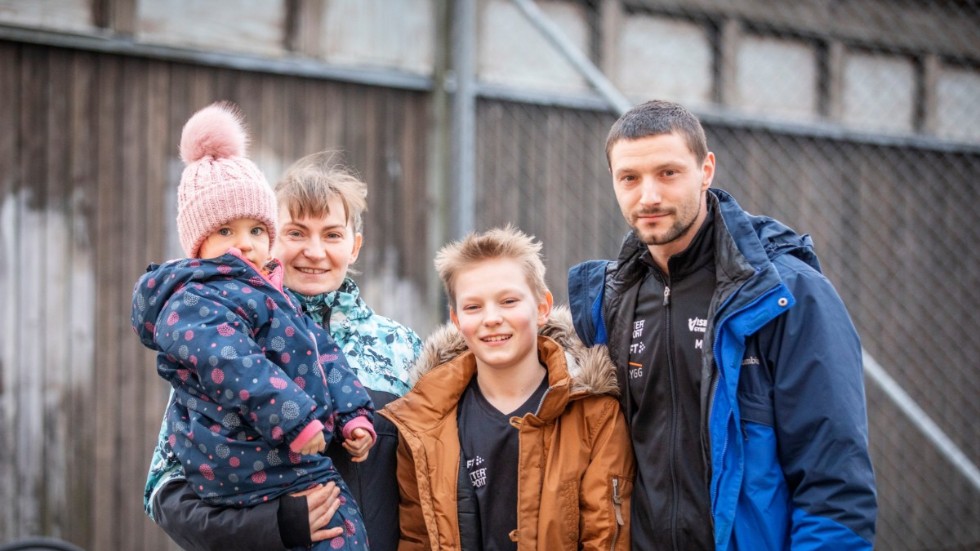Familjen Shevchuk har börjat att rota sig på Gotland. Barnen trivs och Iryna och Maks arbetar som tränare åt idrottsföreningen Visbygymnasterna. "Vi är jättetacksamma för våra svenska vänner, för deras support och hjälp". 