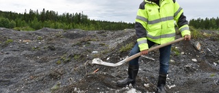 Rekordmycket snö på kommunens tipp på Solbacken