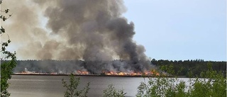 K-märkta byggnader brinner upp i stor brand