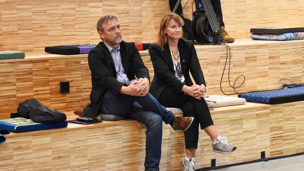 Ekonomichef Samuel Lundqvist och kommundirektör Kristina Sundin Jonsson håller i planeringen av den stora investeringen. Arkivbild.