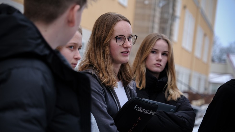 "Vi har övat för det här i ett halvår", säger Sigrid Liffner som tillsammans med sina klasskamrater är besvikna att konserten har ställts in. 