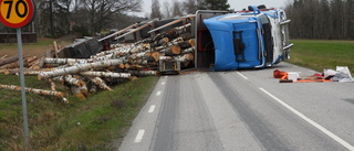 Vägen öppnades igen efter lastbilsolyckan