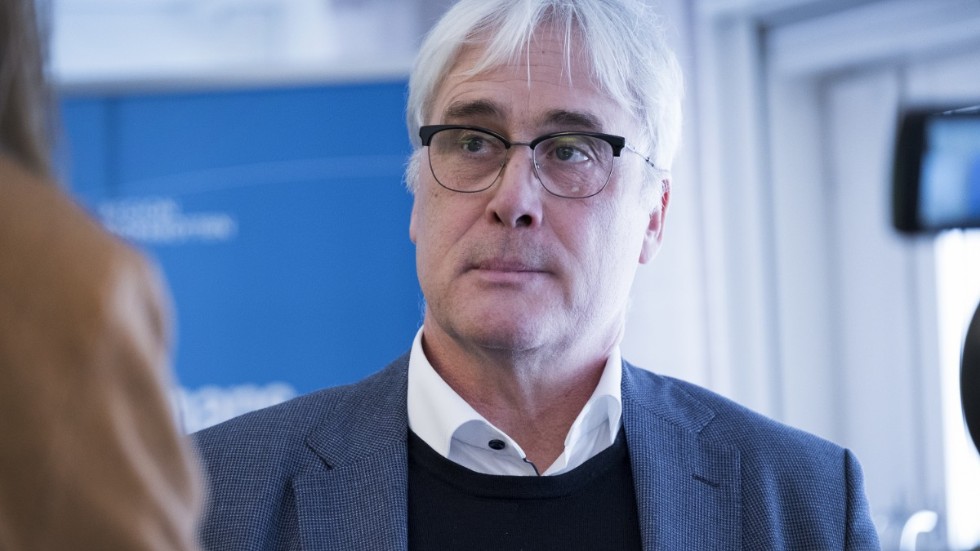 Per Berglund, chef för divison funktion, uppger att det är bristen på sjuksköterskor som är det största problemet när det gäller personalförsörjningen. 