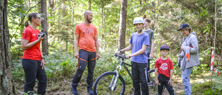 Samling i skogen för ny mountainbike-bana