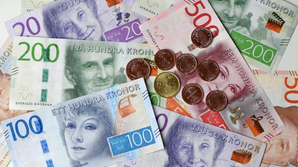 Antalet akrtiebolag som gick i konkurs minskade i juli månad jämfört med samma månad förra året.