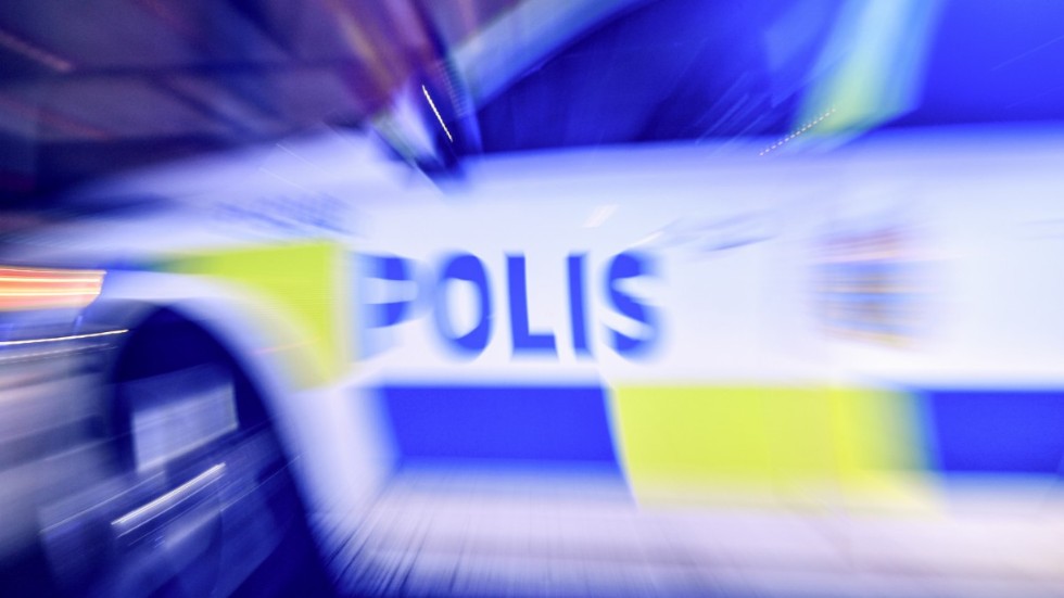 Polisen larmades till en bostad i utkanten av Finspång.