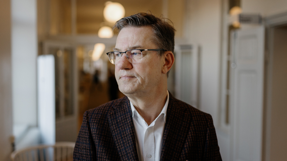 Johan Lugnegård, chefsläkare på Akademiska sjukhuset, ber alla drabbade kvinnor om ursäkt.