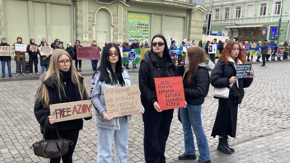 Varje söndag håller ett hundratal unga människor i Odessa en stilla manifestation för ukrainare som hålls som krigsfångar av Ryssland.