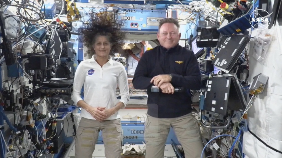 De amerikanska astronauterna Suni Williams och Butch Wilmore har varit fast på ISS sedan i början av juni. Bild från en livesänd pressträff i september.