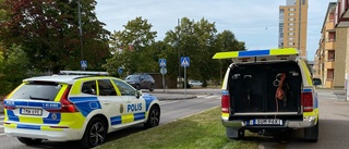 Polisinsats i Nyfors – ung man gripen