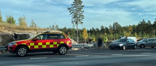 Två personbilar kolliderade på riksväg 34