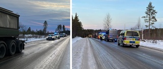 Stort pådrag efter krock mellan lastbil och personbil