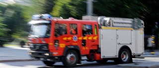 Bil totalförstörd i brand