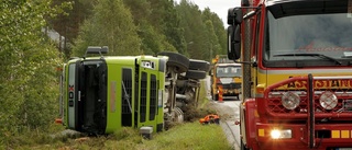 Lastbil åkte av vägen i Nystrand