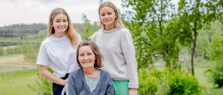 Mamma Susan fick ALS – då styrde Ida, 22, och Josefin, 23, om sina liv: "Livet är fördjävligt men vi ska klara det här"