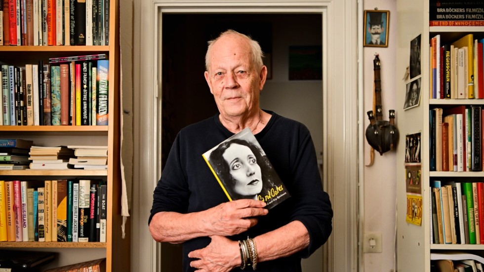 "Det känns jätteskönt att filmen är klar. Jag tycker att jag har lyckats få den som vi hoppades. Och att det har blivit ett personligt porträtt av Joyce, som människa och författare. Vänskapen är kvar, när jag åker till New York kommer jag att besöka henne", säger han.