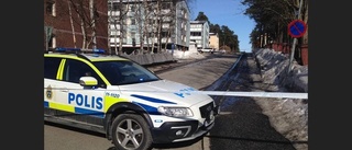 Kvinna våldtagen i bostadsområde