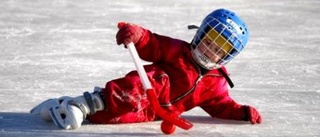 Skakiga ben och vassa målskyttar på bandyskolan