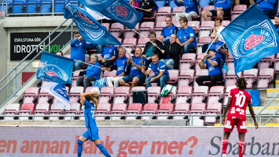 Eskilstuna Uniteds supporterförening Tuna12 står bakom en protest om att flytta Damallsvenskans sista omgång.