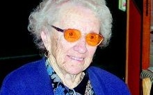 Alice, 99 år, äldst vid julbordet