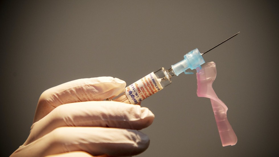 Antalet vaccindoser som nu planeras för leverans till Västerbotten är färre än vad man först hade hoppats på.