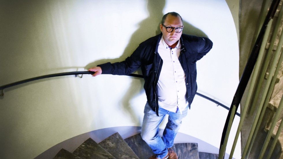 "Det är katastrofalt", säger Michael Lyckhagen som bor i en av de lägenheter som drabbats av vägglöss på Norra strandgatan i Luleå.