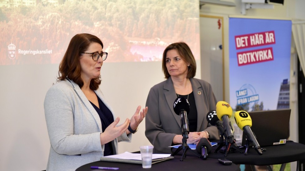 I januari 208 presenterade Ebba Östlin (S), ordförande i Botkyrkas kommunstyrelse, och biståndsminister Isabella Lövin (MP) regeringens uppdrag att flytta verksamhet med 500 av biståndsmyndigheten Sidas anställda till kommunen. Nu väljer Sida Sundbyberg i stället. Arkivbild.