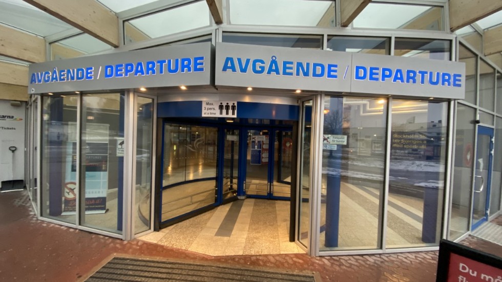 Här var det stängt. Tre dagar i veckan varken landar eller lyfter några plan från landets tredje största flygplats.