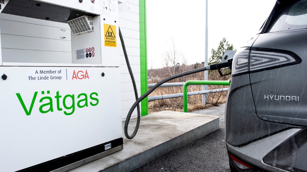 
Utvecklingen mot ett vätgassamhälle med ren förnyelsebar energi borde kunna gå betydligt snabbare är det tar att bygga nya kärnkraftverk, skriver Björn Johansson. Genrebild.