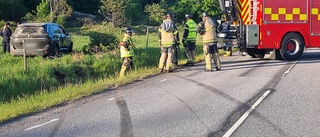 Trafikproblem efter viltväjning – personbil i diket