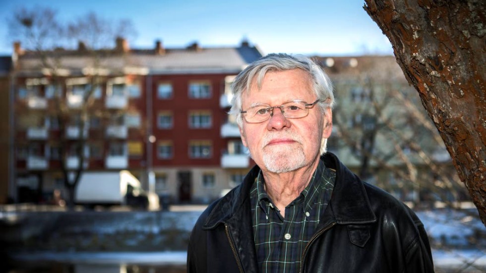 Efterlyser ny politik. Vi behöver sätta ett tak för hur många flyktingar vi kan ta emot, säger statsvetaren Axel Hadenius som menar att ett sådant asylsystem skulle vara bättre också för de som flyr.