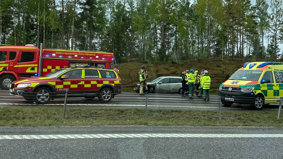 Bilisten körde in i mitträcket på E4 på onsdagsmorgonen. Läsaren beskrev det som att det var "totalstopp" på en sträcka i norrgående riktning.