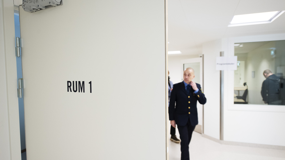 Johan Molinder, anstaltschef på Hall, ser att oron för anhöriga växer bland de intagna. Arkivbild.