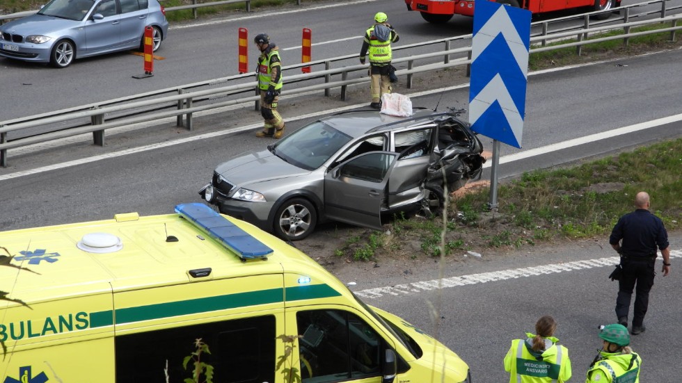 Två bilar kolliderade på Söderleden.