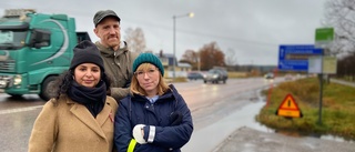 Föräldrar oroliga för barnens säkerhet vid bussen: "Känns rörigt"