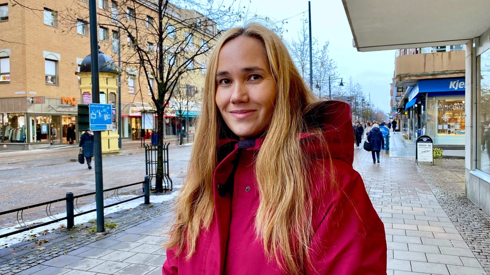 "Det faller kanske lite inom det här med konsumtionshetsen som alla hjärtans dag och övriga sådana här högtider. Men samtidigt kan jag tycka att både mor- och fars dag är fina dagar att fira, om man har föräldrar som man faktiskt vill fira, det kanske inte är alla som har det", säger Jeanette Åström.