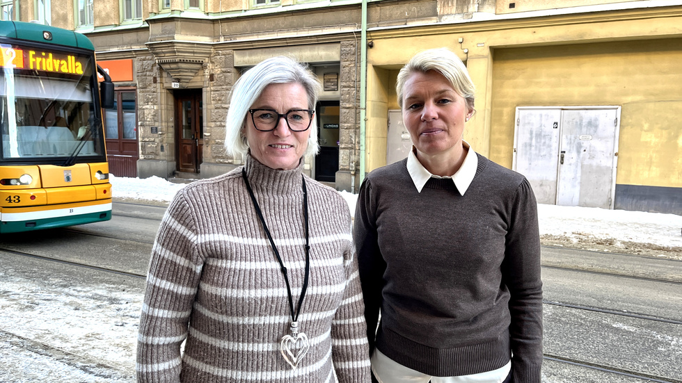 Sophia Jarl (M) och Eva-Britt Sjöberg i Borgerlig samverkan bör i samverkan med övriga ansvarskännande partier ta initiativ till ett omval av kommunens förtroendevalda. 