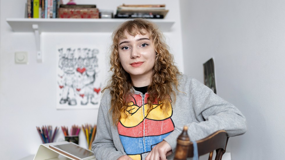 Cecilia Vårhed är aktuell med serieboken "Fattigt skryt".
