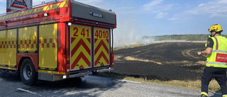 Storbrand på åker utanför Strängnäs