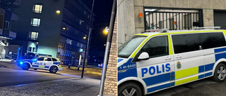 Körde in i polisgrinden – förklaringen: Tekniskt fel på bilen